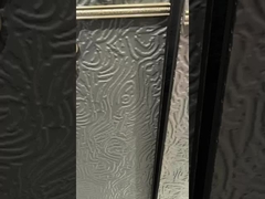 در ورودی بزرگ