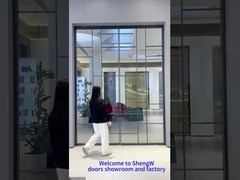 درِ ورودی با طرح مینیمالیستی و لولای پنهان